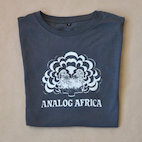 アナログ・アフリカ　ロゴ・ティーシャツ　Mサイズ（男性用）